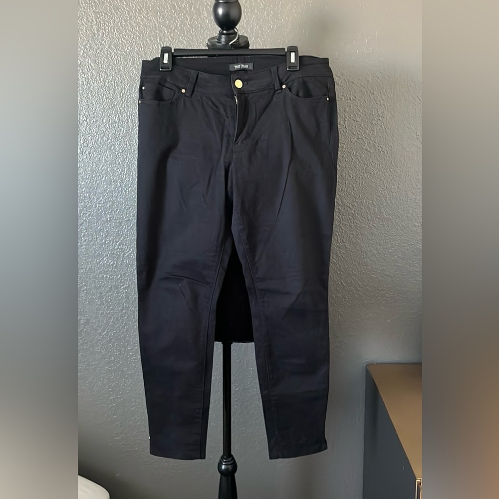 WHBM Black skimmer Size 10
